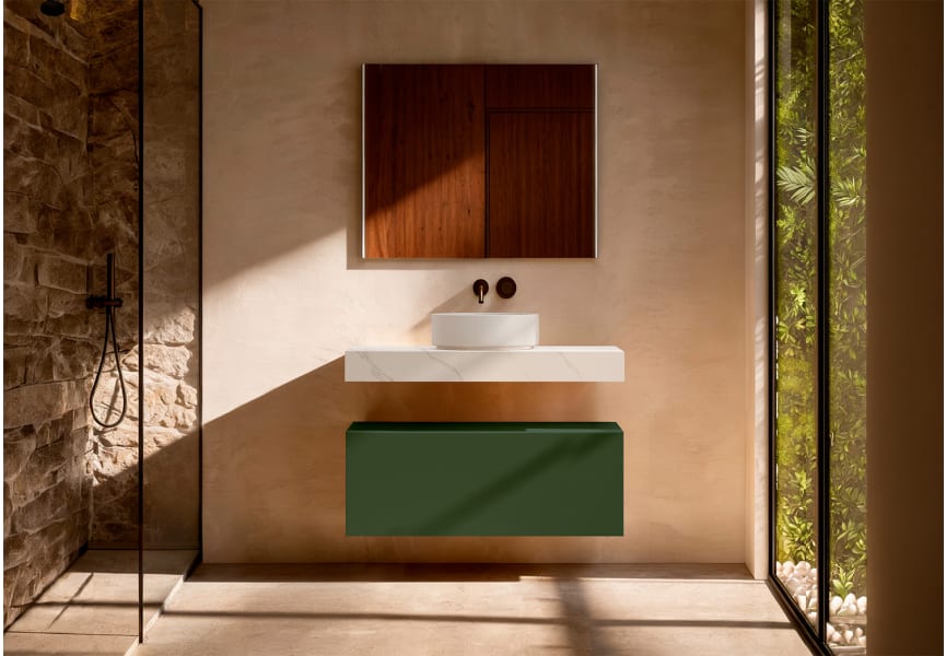 Meuble de salle de bains avec plan de toilette en HPL résine de 10 cm, finition en marbre « Cala », avec caisson « Nomade » de Visobath principal 10