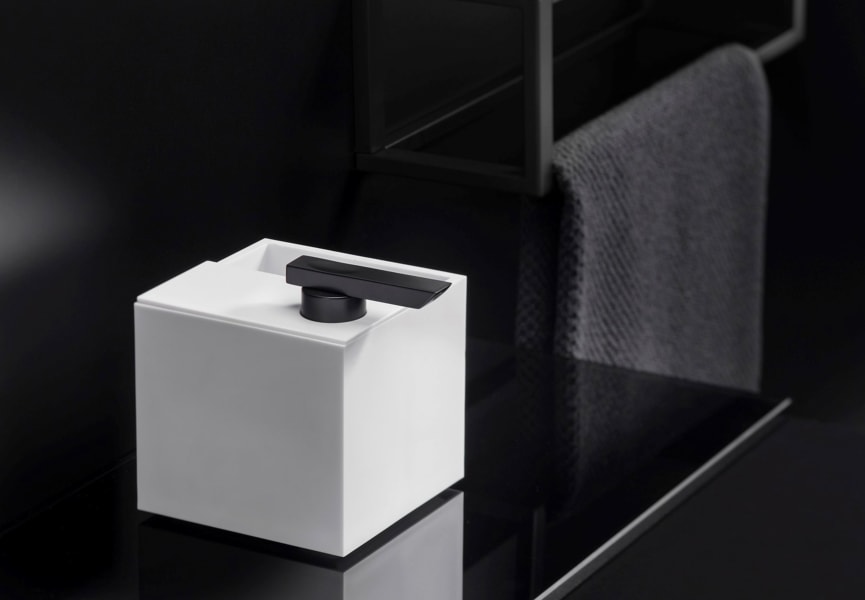 Le distributeur de savon et porte-brosse à dents The Grid Cosmic détail 5