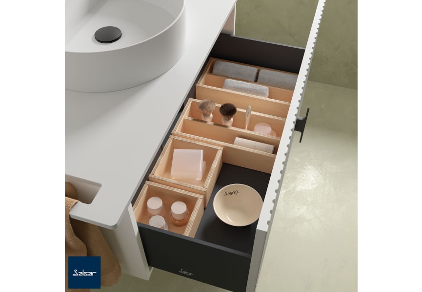 Meuble de salle de bains avec plan de toilette en bois Biba Salgar détail 6
