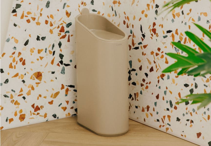 Ensemble brosse à toilettes et corbeille à papier Cosmic Flat détail 8
