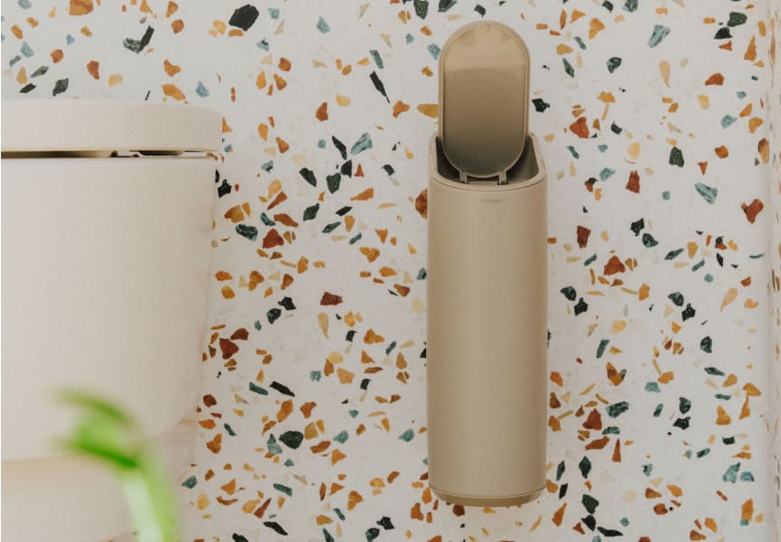 Ensemble brosse à toilettes et corbeille à papier Cosmic Flat détail 7