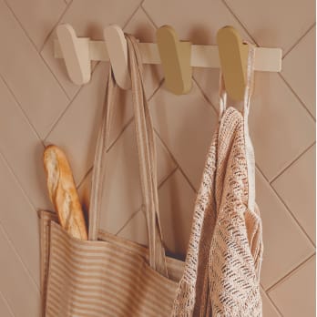 Ensemble de cintres muraux Alife avec guide mural par Cosmic