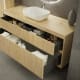 Meuble de salle de bains en bois massif sur mesure avec plan de toilette en bois Alpes 1 Bruntec détail 3