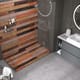 Receveurs de douche en résine décorés Design 3D Bois Rustique Bruntec environnement 1