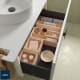 Meuble de salle de bains avec plan de toilette en bois Biba Salgar détail 6