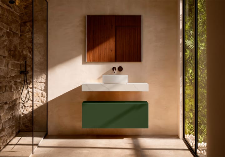 Meuble de salle de bains avec plan de toilette en HPL résine de 10 cm, finition en marbre « Cala », avec caisson « Nomade » de Visobath principal 10