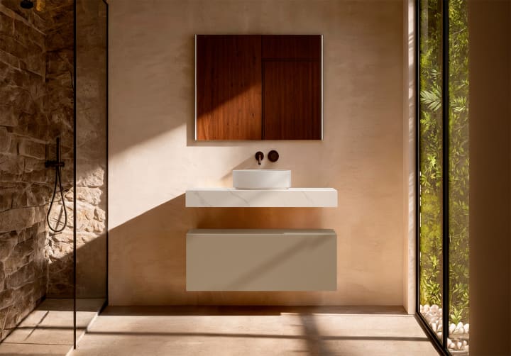 Meuble de salle de bains avec plan de toilette en HPL résine de 10 cm, finition en marbre « Cala », avec caisson « Nomade » de Visobath principal 8
