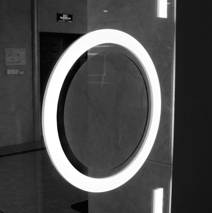 Miroir de salle de bain avec éclairage LED Malta Ledimex détail 4