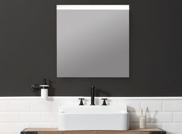 Miroir de salle de bains avec l'éclairage LED Lara Bruntec principal 2
