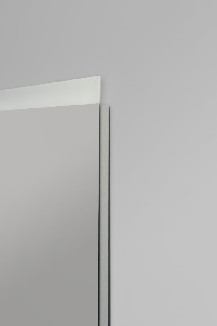 Miroir de salle de bains avec l'éclairage LED Lara Bruntec détail 3