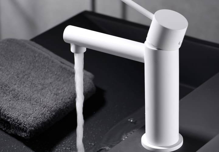 Robinet de lavabo Milos Imex + bonde click-clack environnement 8