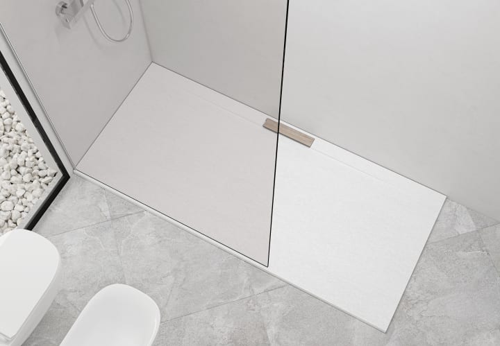 Receveurs de douche en résine Meera Baños 10 environnement 14