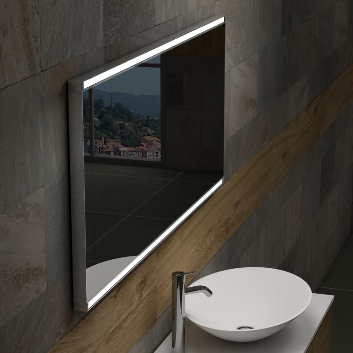 Miroir de salle de bains avec éclairage LED Tower Coycama environnement 2