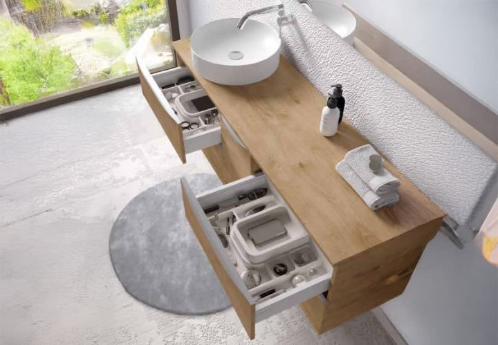 Meuble de salle de bains avec plan de toilette en bois détail 1